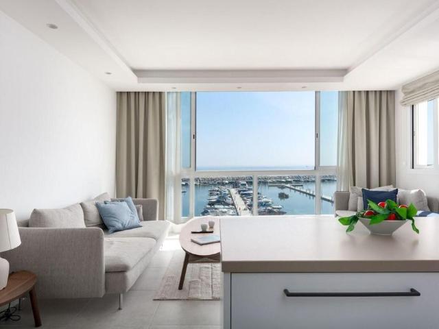 Piso exclusivo de 79 m2 en venta en Puerto Banús, España