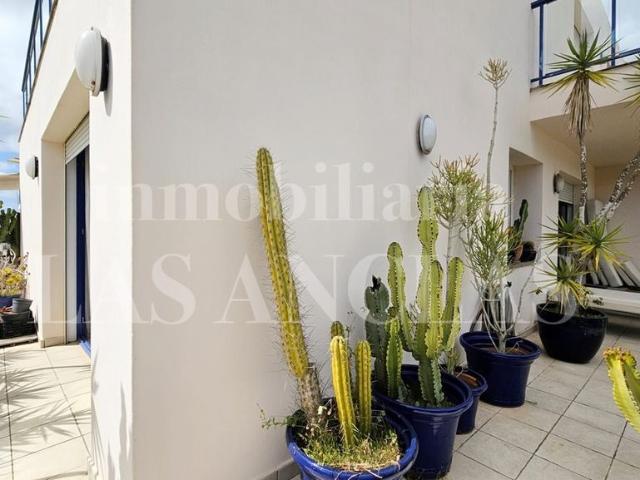 Piso exclusivo de 90 m2 en venta en Playa de Talamanca, España
