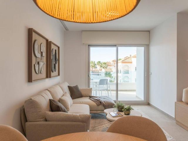 Piso exclusivo de 100 m2 en venta en Playas de Orihuela, España