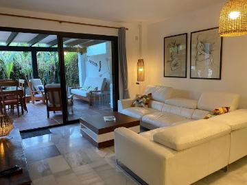 Piso exclusivo de 117 m2 en alquiler en Puerto Banús, Andalucía