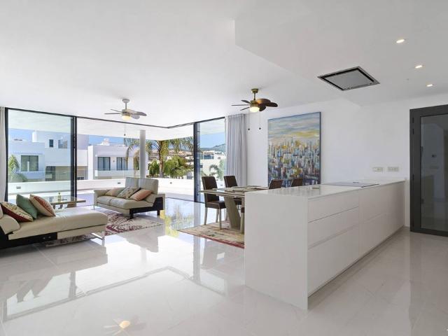 Piso exclusivo de 123 m2 en venta en Estepona, Andalucía