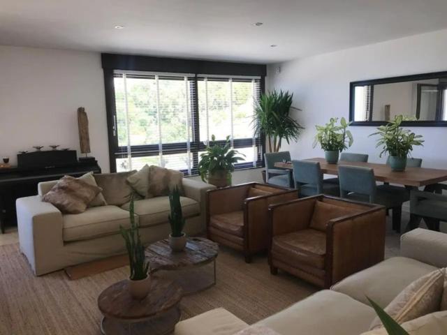 Piso de lujo de 180 m2 en alquiler en Hacienda Las Chapas, Marbella, Málaga, Andalucía