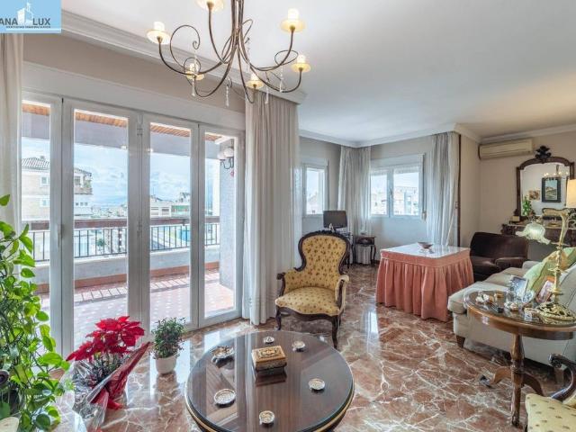 Piso exclusivo de 203 m2 en venta en Granada, Andalucía