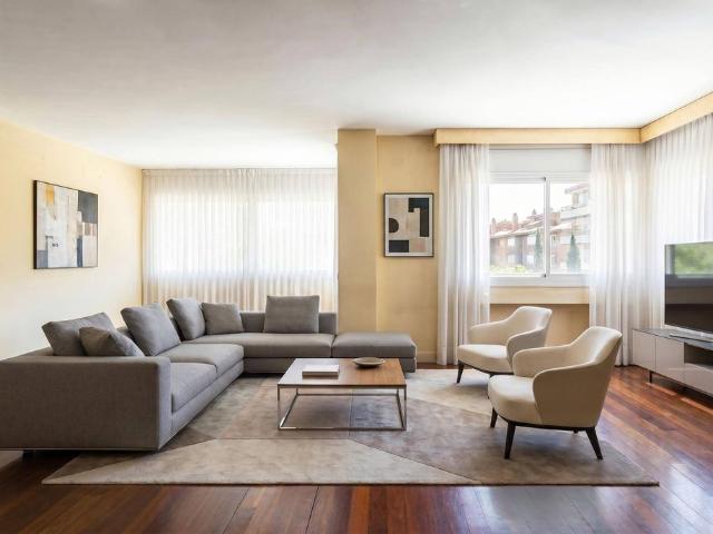 Piso exclusivo de 214 m2 en venta en Barcelona, España