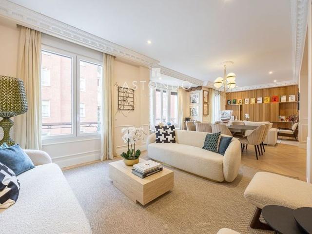 Piso exclusivo de 235 m2 en venta en Madrid, España