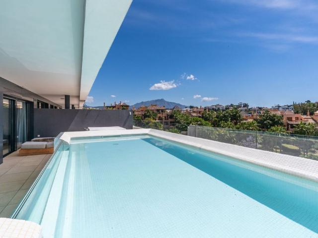Piso exclusivo de 250 m2 en venta en Estepona, Andalucía