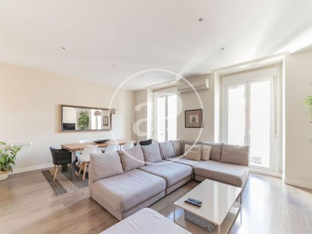 Piso de alto standing de 280 m2 en alquiler en Madrid, España