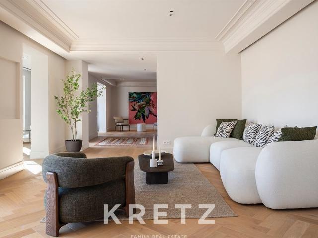 Piso de alto standing de 269 m2 en venta en Barcelona, Cataluña