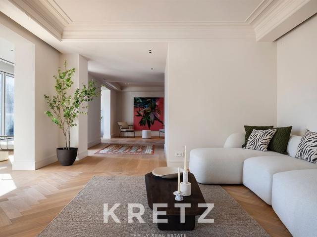 Piso de alto standing de 269 m2 en venta en Barcelona, Cataluña