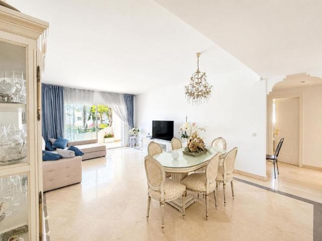 Piso exclusivo en venta en Estepona, Andalucía