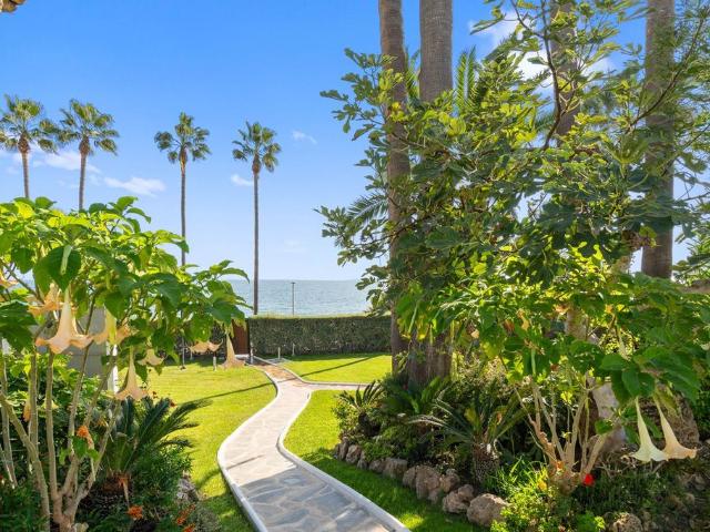 Piso exclusivo en venta en New Golden Mile, Estepona, Andalucía
