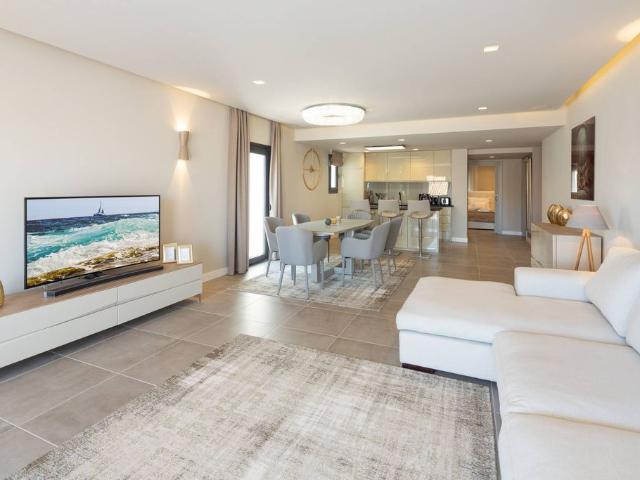 Piso exclusivo en venta en Puerto Banús, España