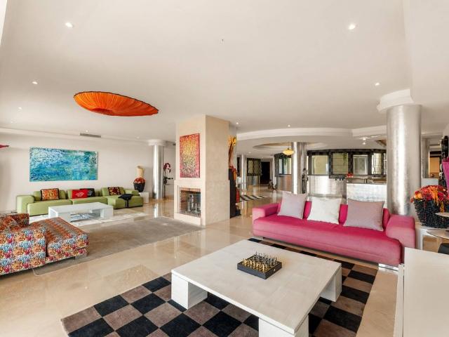 Piso exclusivo de 428 m2 en venta en Puerto Banús, España