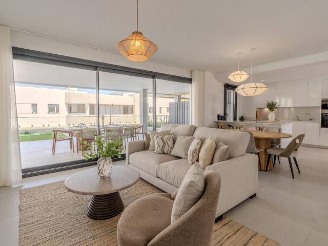 Piso exclusivo en alquiler en Urbanización Marbella Este, España