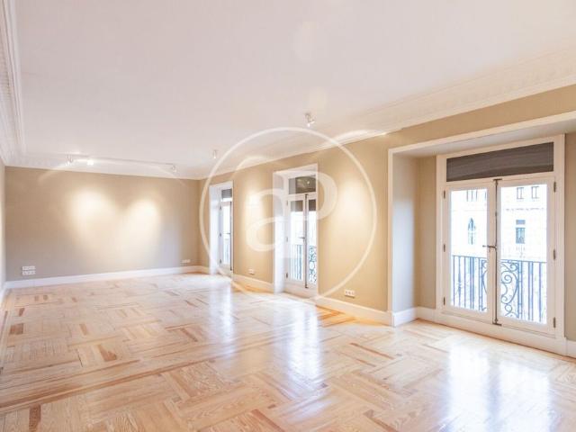 Piso de lujo de 338 m2 en alquiler en Madrid, Comunidad de Madrid