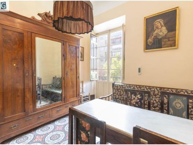 PISO EXCLUSIVO EN ESQUINA EN ZONA TRIUNFO/CONSTITUCIÓN