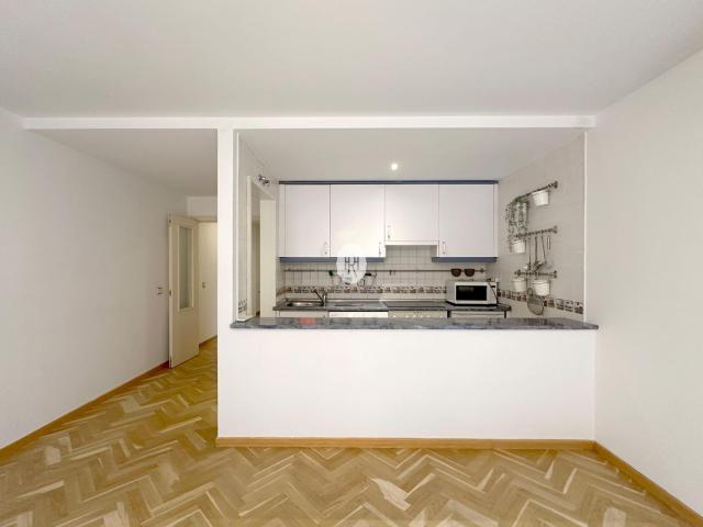 Piso exterior con balcones en Chueca Justicia