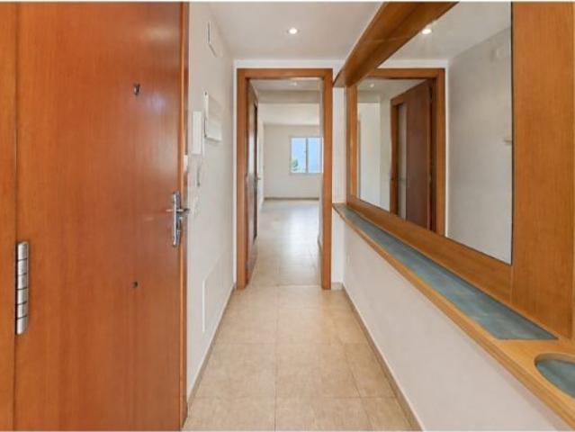 Piso exterior de 2 habitaciones con garaje y trastero en La Granada