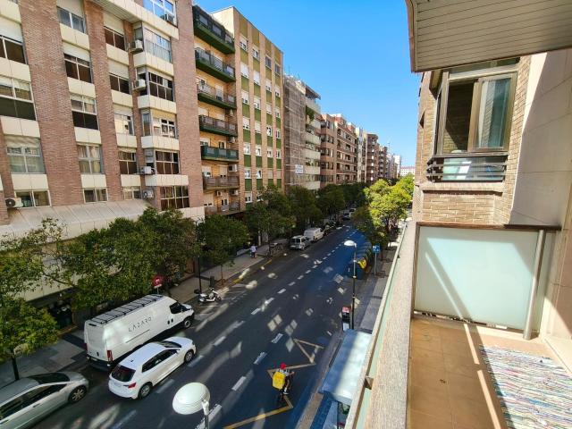 PISO EXTERIOR EN ALQUILER EN C/ BRETÓN CON PLAZA DE GARAJE
