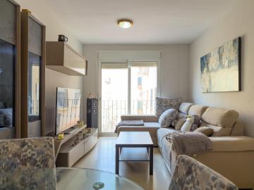 Piso exterior en Huércal con piscina y garaje. Máxima calidad de vida con acceso inmediato a la A 7 y Almería capital
