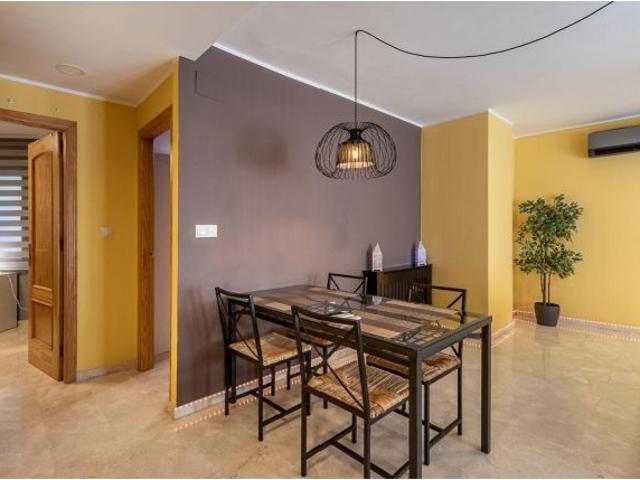 Piso en Monachil con 2 habitaciones y 2 baños y terraza comunitaria