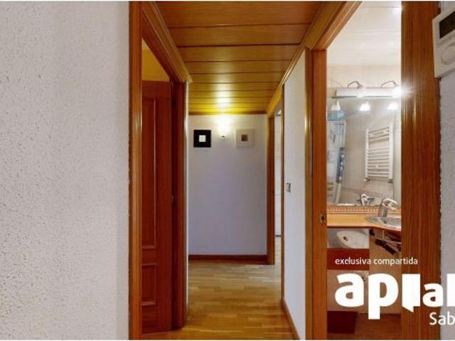 PISO EN AV. BURGOS: TRES HABITACIONES, ASCENSOR y BALCÓN BADIA DEL VALLES