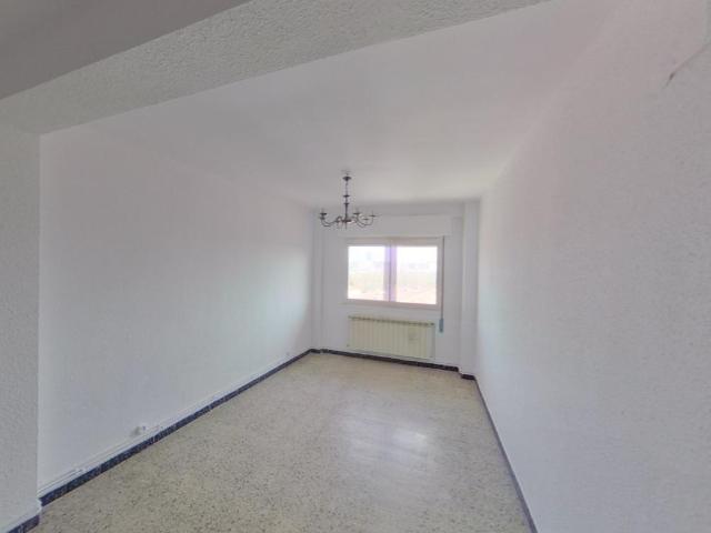 Piso en Av de la Almozara