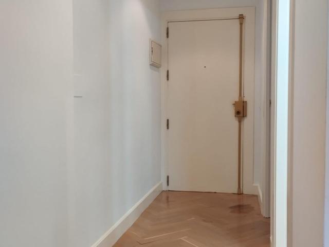 PISO EN AVENIDA REINA MERCEDES EN ALQUILER DE 2 DORMITORIOS 2 BAÑOS