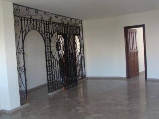 PISO EN ADRA