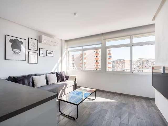 Piso en alquiler de 1 dormitorio en Torremolinos, Málaga