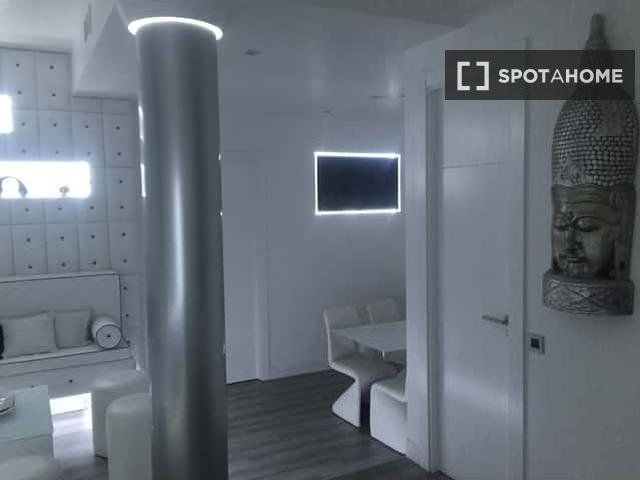 Piso en alquiler de 1 dormitorio en Ventas, Madrid
