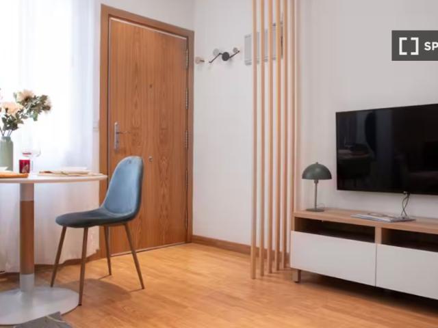 Piso en alquiler de 1 dormitorio en Ventas, Madrid