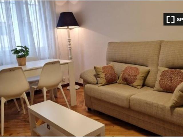 Piso en alquiler de 2 dormitorios en Oviedo