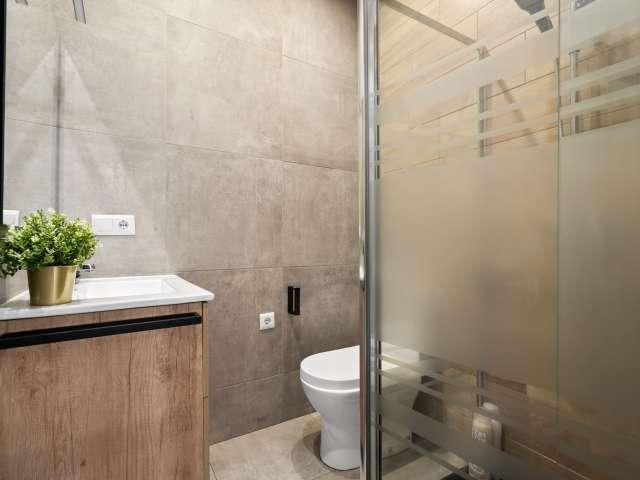 Piso en alquiler de 2 dormitorios en Valdeacederas, Madrid