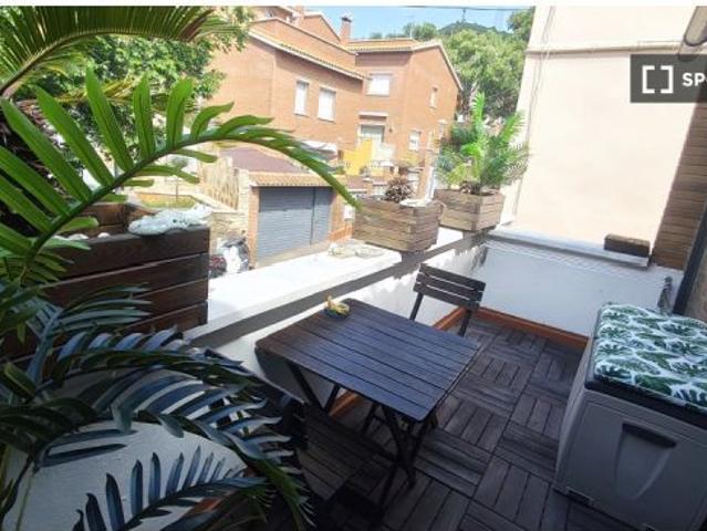 Piso en alquiler de 2 habitaciones en Santa Coloma de Gramenet, gastos incluidos