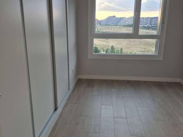 Piso en alquiler de 2 habitaciones en Valdefuentes, Madrid