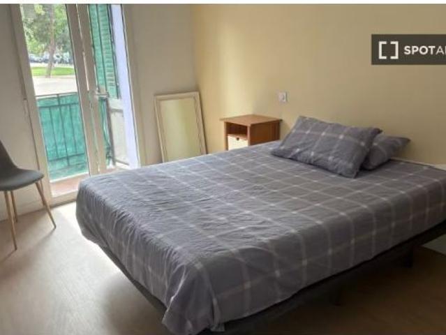 Piso en alquiler de 3 dormitorios en Orcasitas, Madrid