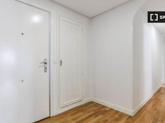 Piso en alquiler de 3 dormitorios en La Guindalera, Madrid