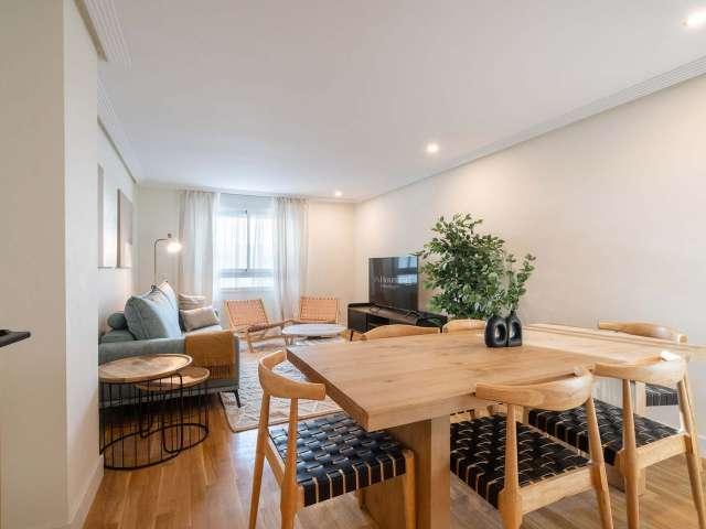 Piso en alquiler de 3 habitaciones en Nueva España, Madrid