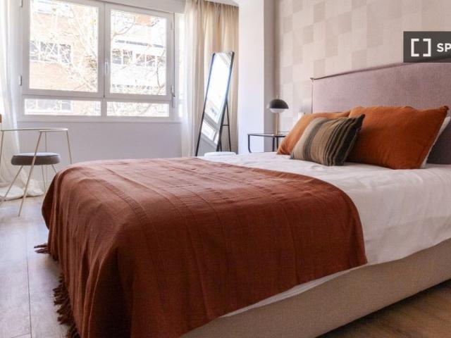 Piso en alquiler de 3 habitaciones en Nueva España, Madrid