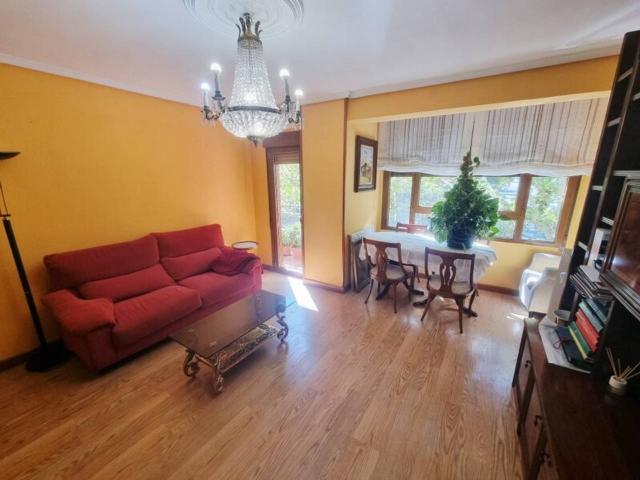 Piso en alquiler de 3 habitaciones en el Paseo Zorrilla de Valladolid