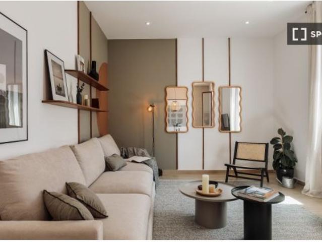 Piso en alquiler de 3 habitaciones en la Nova Esquerra de l' Eixample