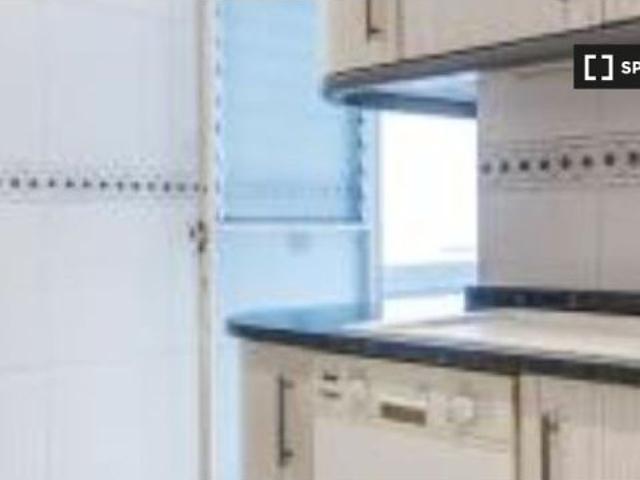 Piso en alquiler de 3 habitaciones en La Nova Esquerra de l' Eixample, gastos incluidos
