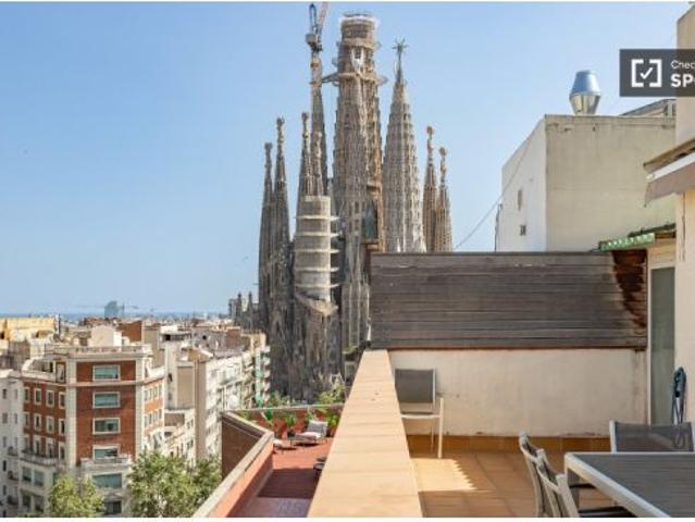 Piso en alquiler de 3 habitaciones en la Sagrada Família