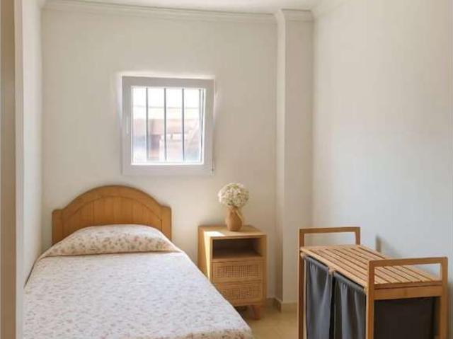 Piso en alquiler de 4 habitaciones en Alicante