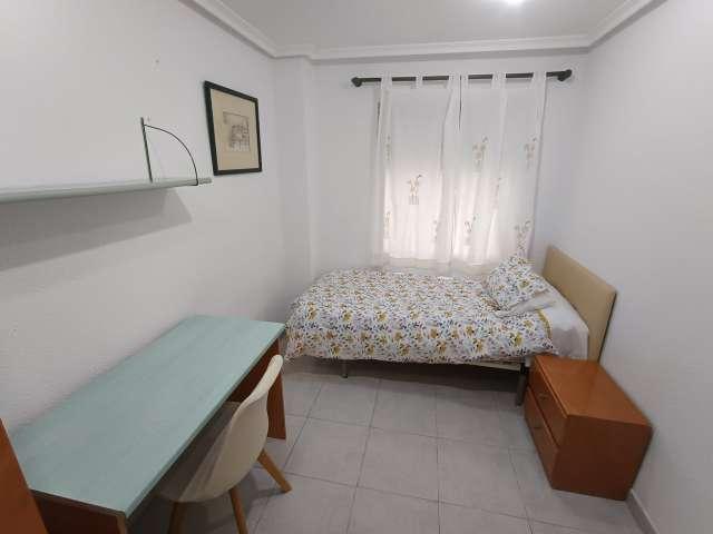 Piso en alquiler de 4 habitaciones en Alicante