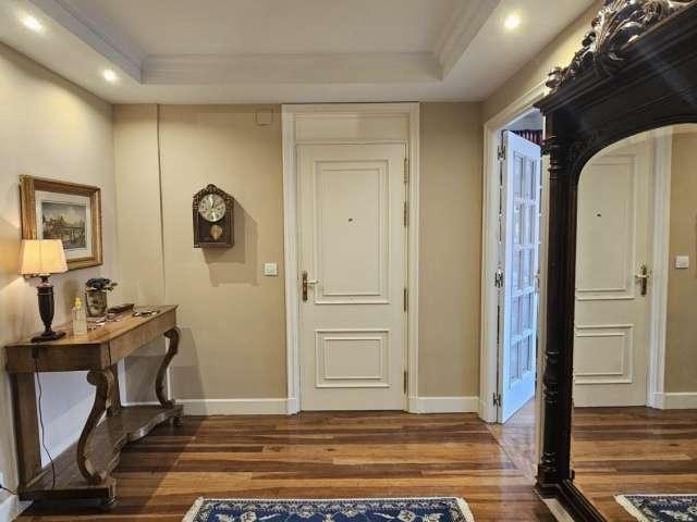 Piso en alquiler de 6 habitaciones en Ensanche Zabalgunea