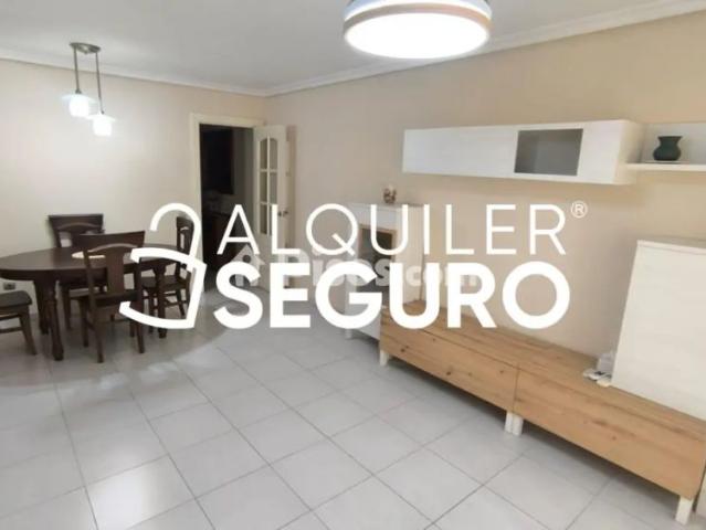 Piso en alquiler en Macarena