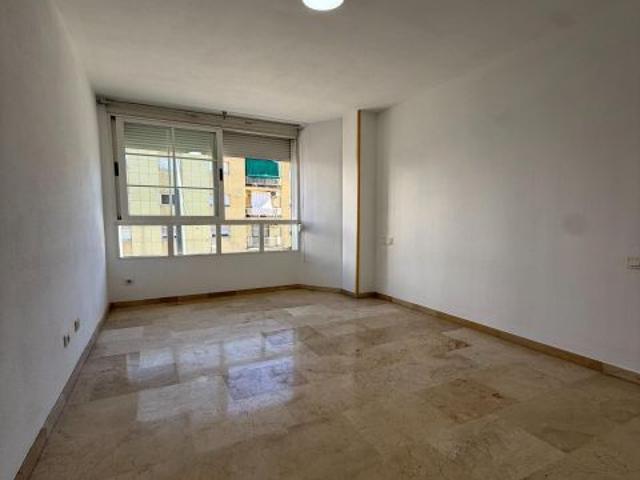 PISO EN ALQUILER EN MARACENA JUNTO AL METRO | 3 DORMITORIOS Y ASCENSOR