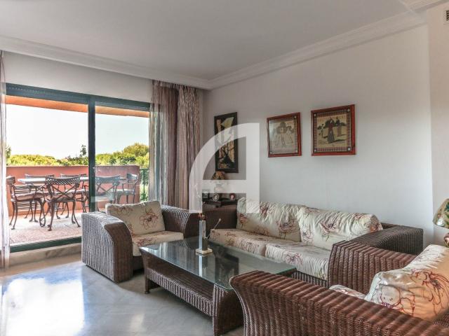 Piso en alquiler en Marbella, Málaga PRECIOSO APARTAMENTO VACACIONAL EN LA CODICIADA ZONA DE CABOPINO